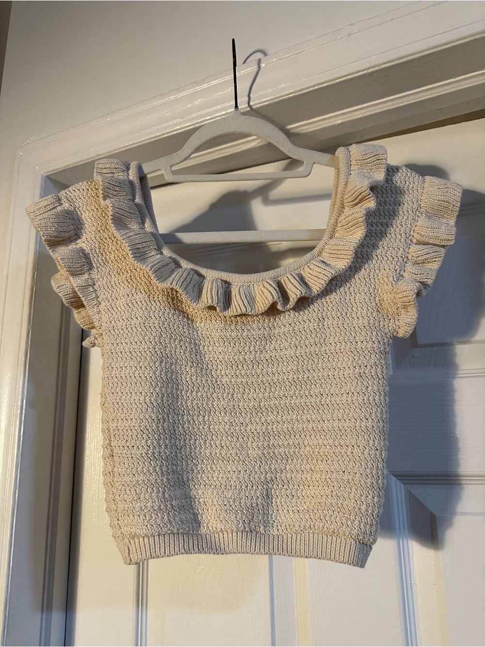 H&M Cream Ruffle Knit Crop Top - Picture 2 of 5